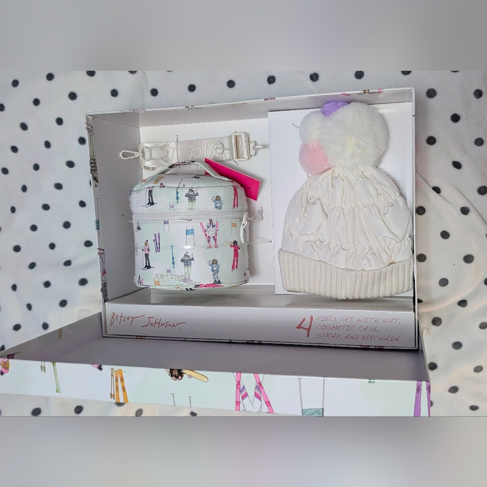 NIB Rare Betsey Johnson 4 Piece White  🤍 and Pink 🩷 Accessory Set Super Cute - Picture 2 of 4